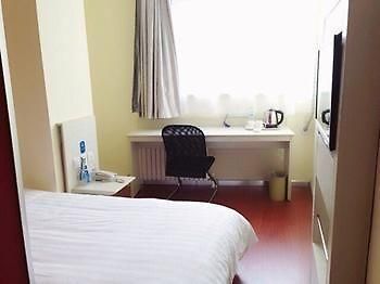 Hanting Hotel Ji'Nan Jingliu Road Цзінань Екстер'єр фото